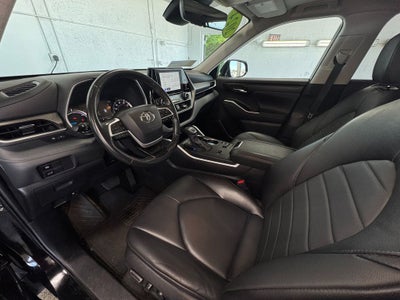 2024 Toyota Highlander Hybrid XLE 3rd row seats