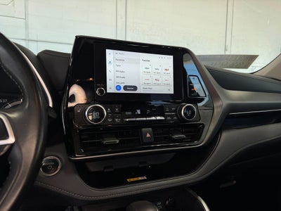 2024 Toyota Highlander Hybrid XLE 3rd row seats
