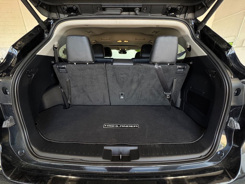 2024 Toyota Highlander Hybrid XLE 3rd row seats