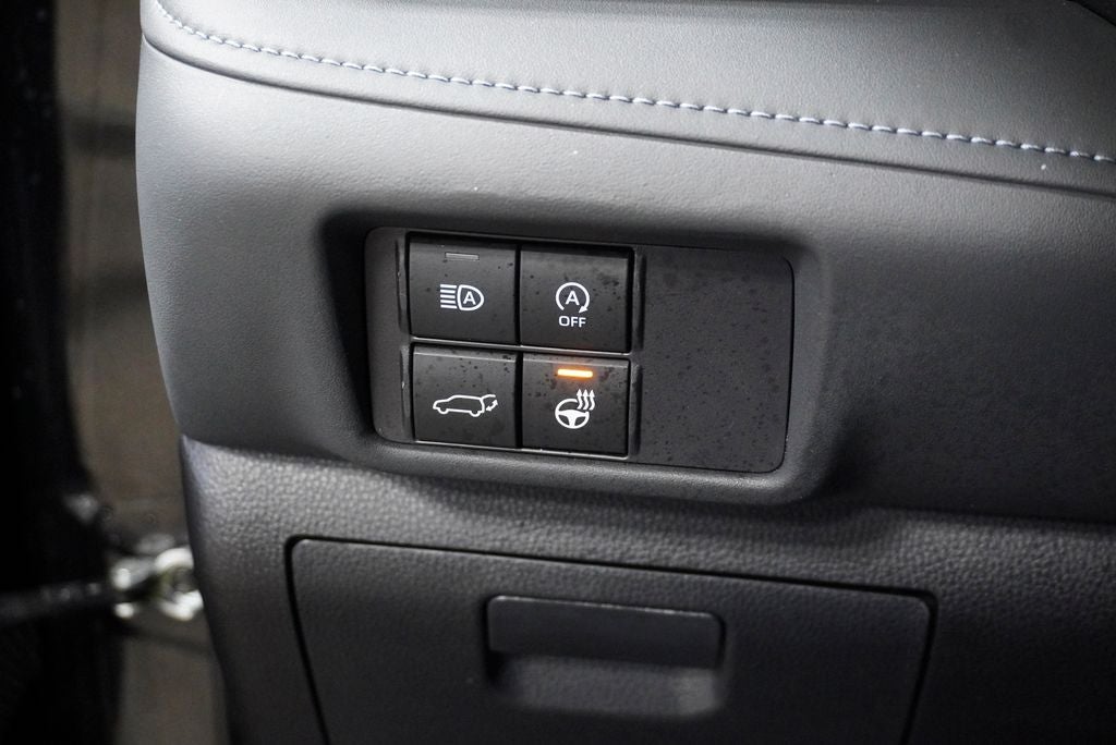 2023 Toyota Highlander XSE Power moonroof & Navigation