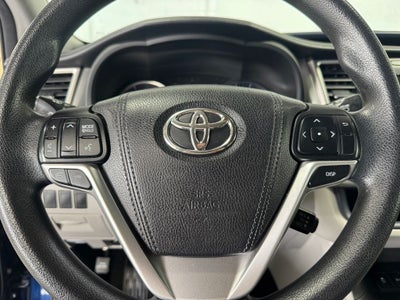 2015 Toyota Highlander LE 3rd row seats