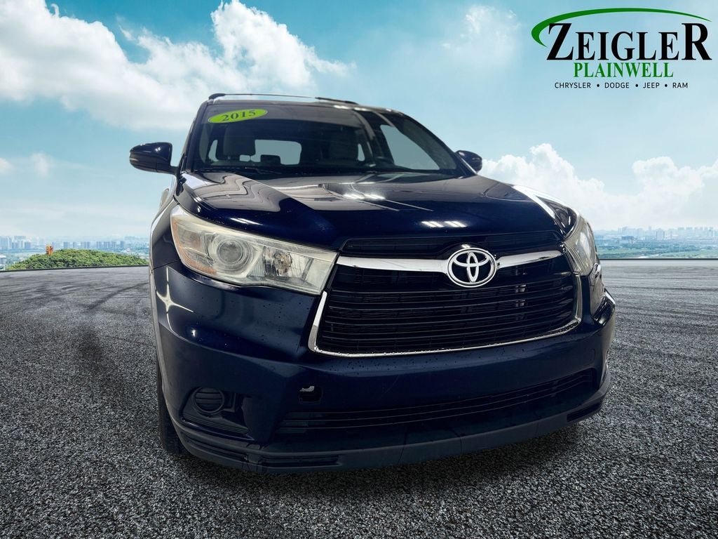 2015 Toyota Highlander LE 3rd row seats