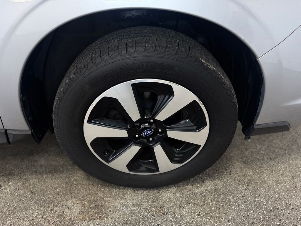 2017 Subaru Forester 2.5i Limited Power moonroof