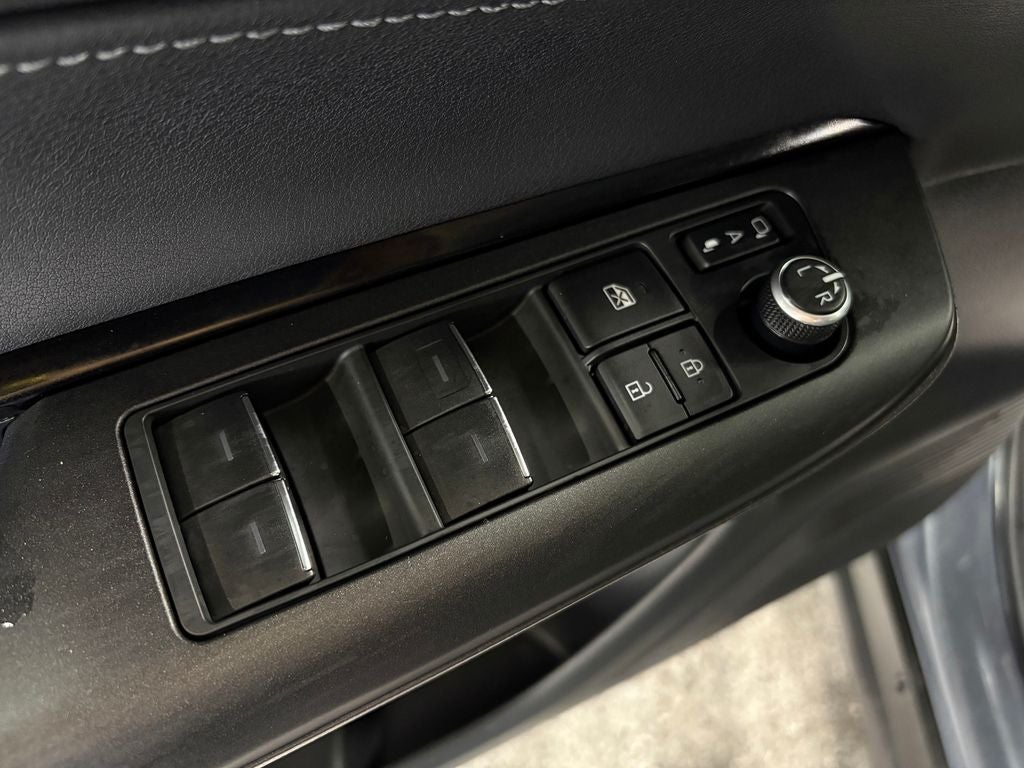 2022 Toyota Venza LE Power Liftgate
