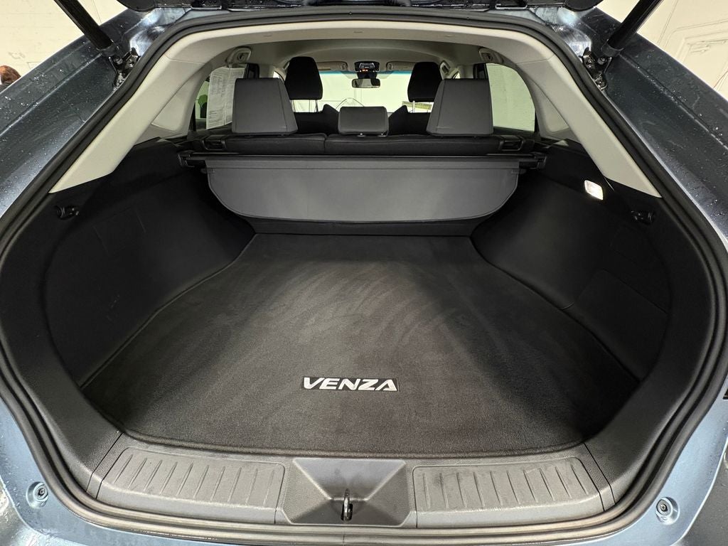 2022 Toyota Venza LE Power Liftgate