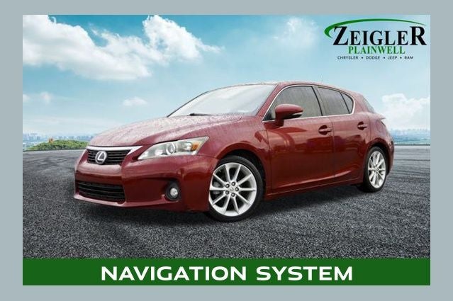 2013 Lexus CT 200h Navigation System & Power moonroof