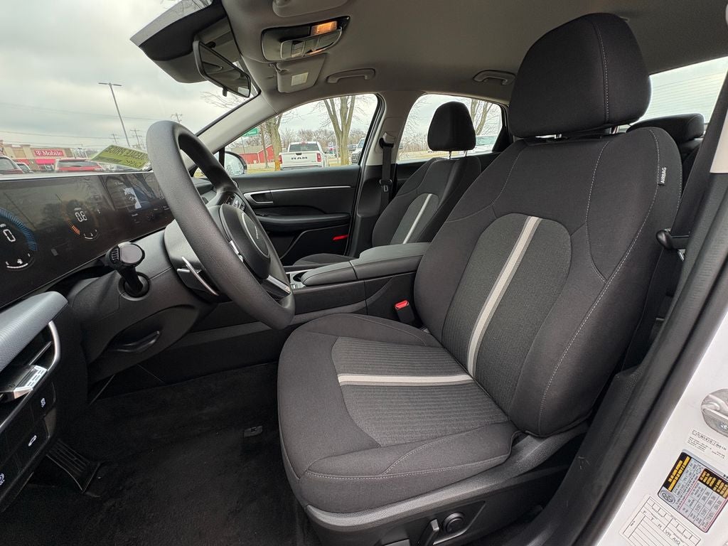 2025 Hyundai Sonata SEL Apple CarPlay & Android Auto