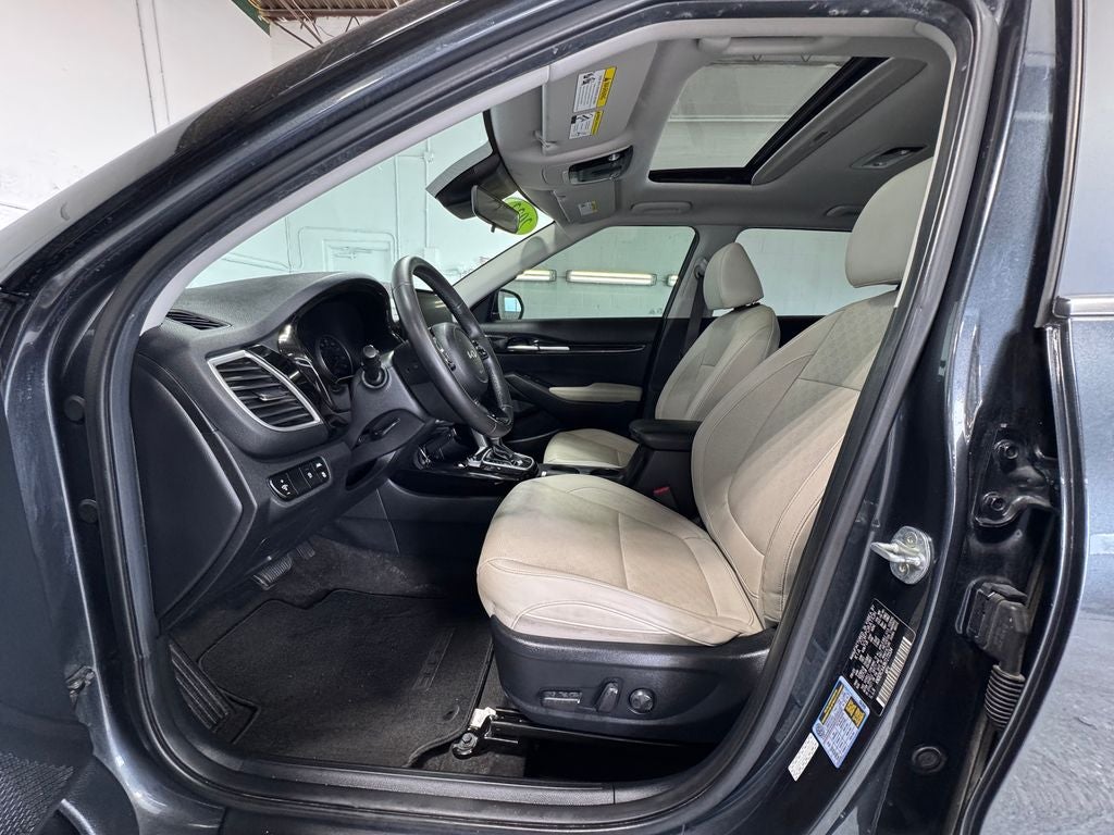 2022 Kia Seltos EX Navigation System