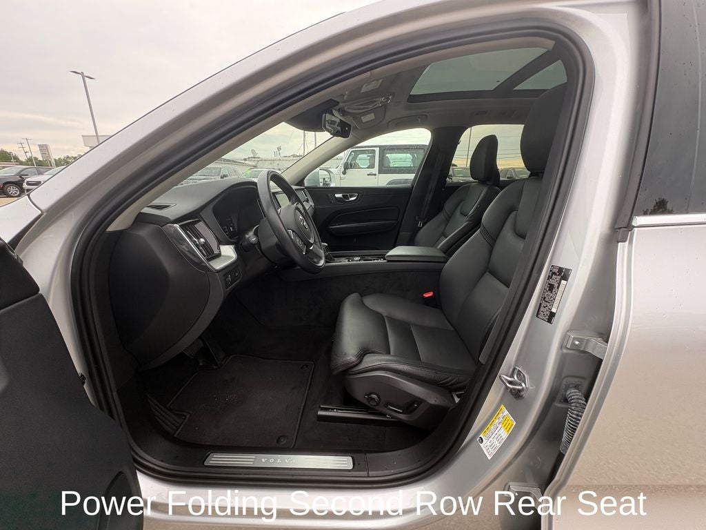 2019 Volvo XC60 T6 Momentum Power moonroof