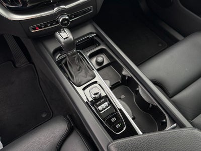 2019 Volvo XC60 T6 Momentum Power moonroof
