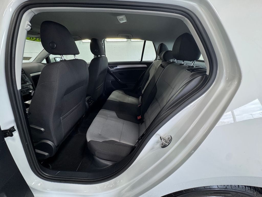 2016 Volkswagen e-Golf SE
