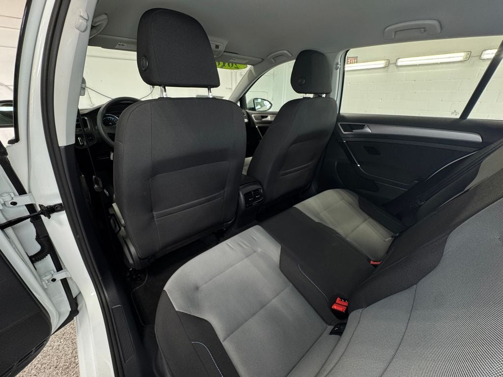 2016 Volkswagen e-Golf SE