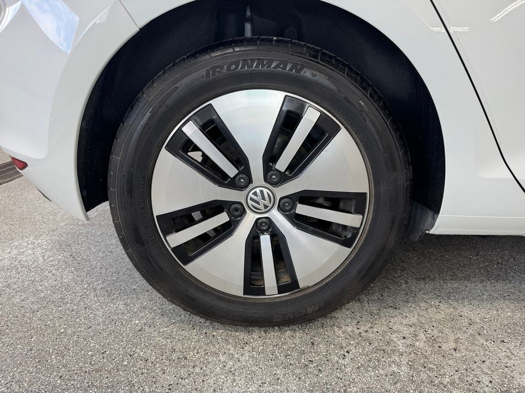 2016 Volkswagen e-Golf SE