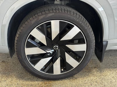 2024 Volvo XC90 Recharge Plug-In Hybrid Ultimate Lounge Package