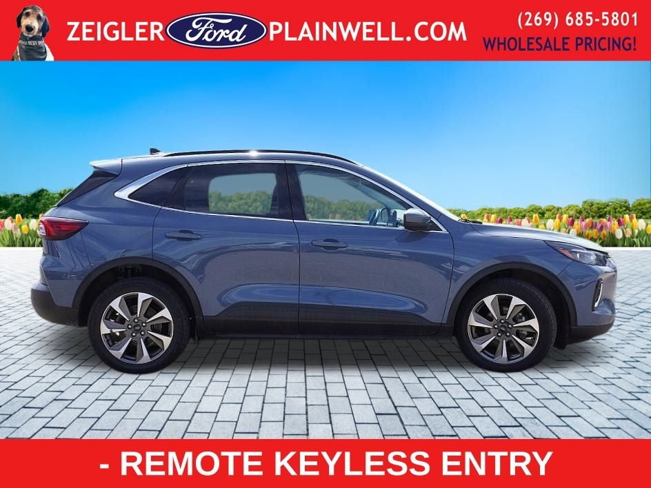 2023 Ford Escape Platinum AWD PANORAMIC ROOF HEATED LEATHER SYNC 4