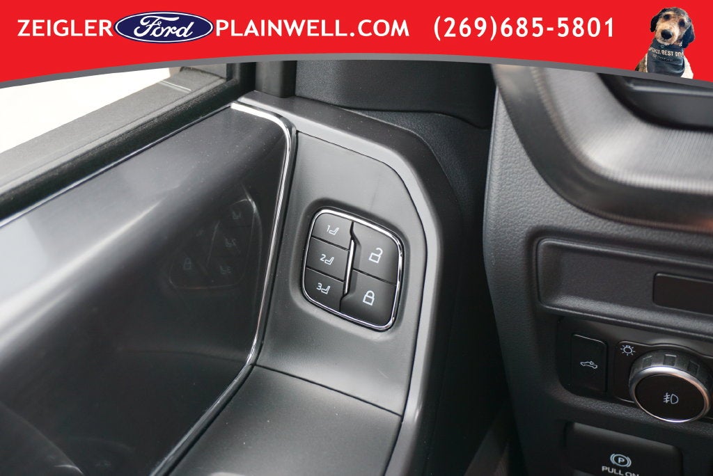 2026 Ford F-150 Lariat BLACK APPEARANCE PKGTWIN PANEL ROOF NAVIGATION
