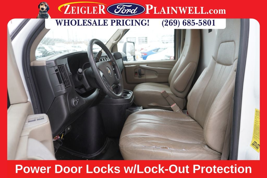 2016 Chevrolet Express 4500 Base Cutaway