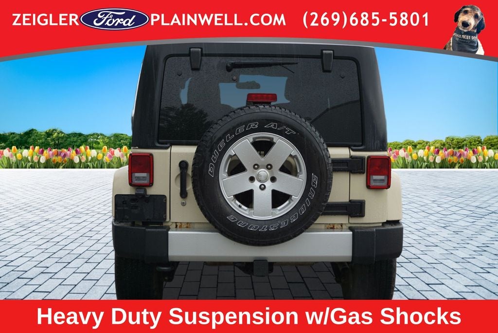 2011 Jeep Wrangler Unlimited Sahara 4X4 HARD TOP V6 HEATED LEATHER