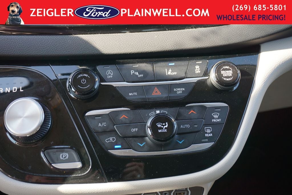 2024 Chrysler Pacifica Touring L Leather