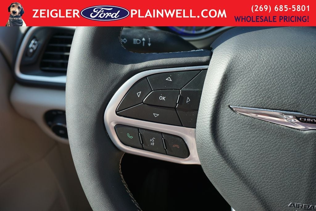 2024 Chrysler Pacifica Touring L Leather