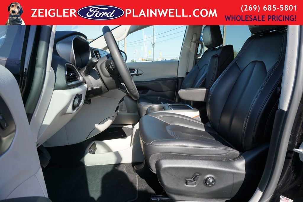 2024 Chrysler Pacifica Touring L Leather Rear Cameta Power Slider Doors