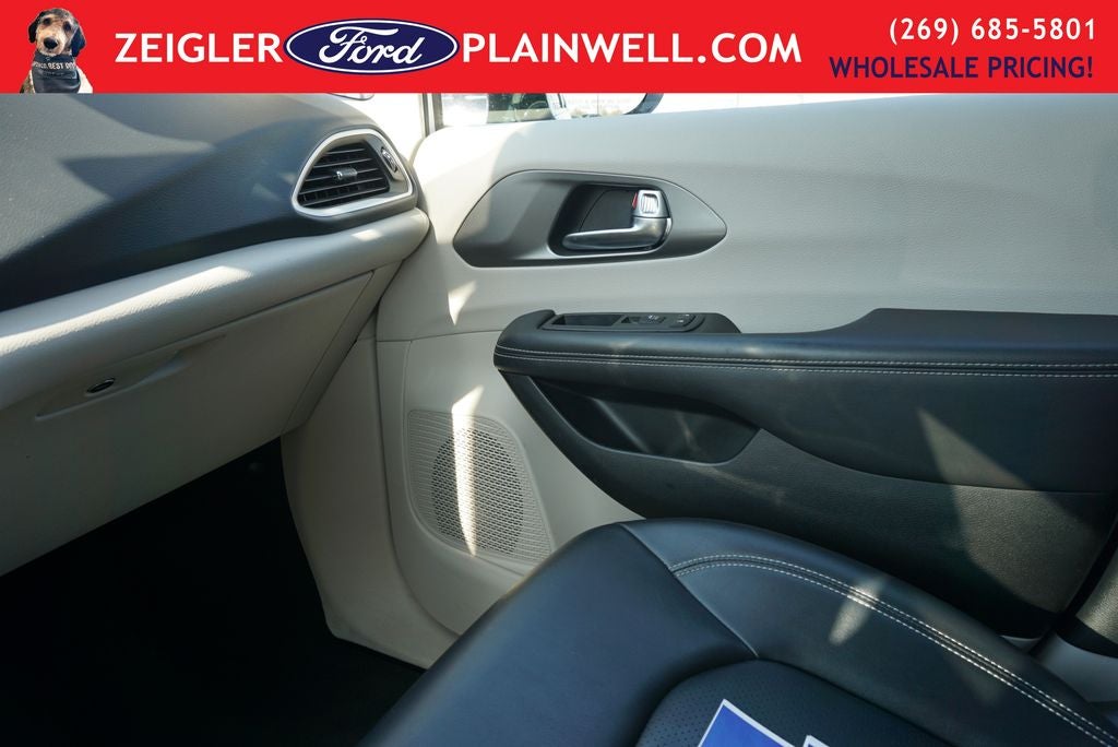 2024 Chrysler Pacifica Touring L Leather Rear Cameta Power Slider Doors