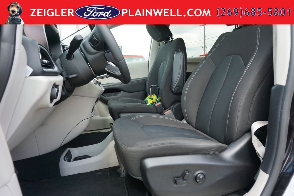 2024 Chrysler Voyager LX V6 Parkview Camera
