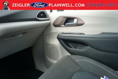 2024 Chrysler Voyager LX V6 Parkview Camera