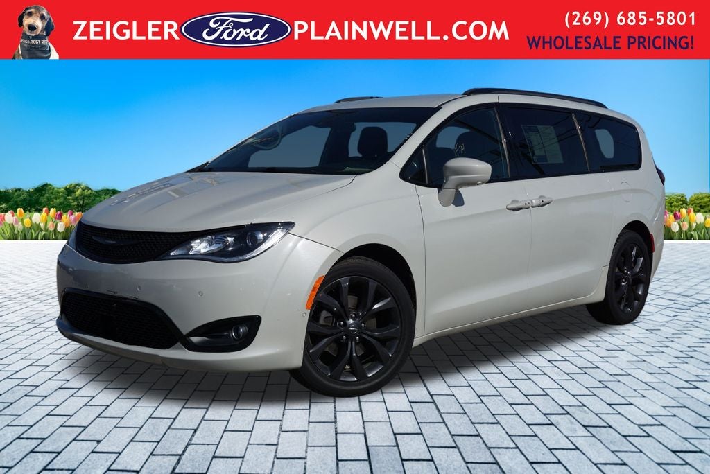 2020 Chrysler Pacifica Touring