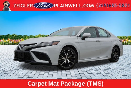 2022 Toyota Camry SE Power Moonroof Heated Combo Seats Rear Camera