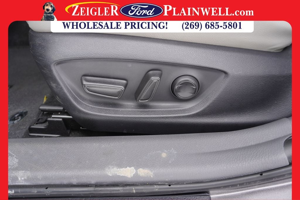 2023 Toyota Camry Hybrid SE