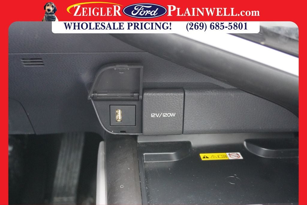 2023 Toyota Camry Hybrid SE