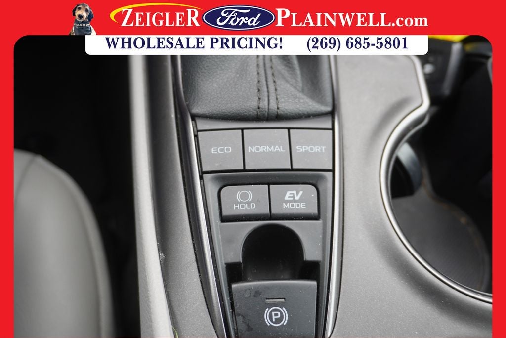 2023 Toyota Camry Hybrid SE