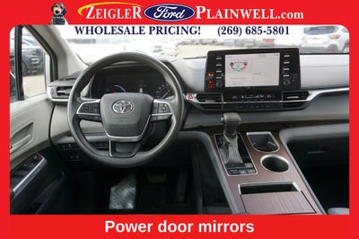 2021 Toyota Sienna LE 8 Passenger