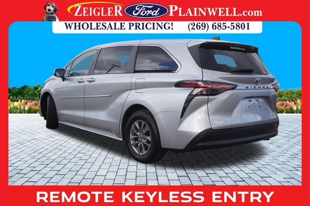 2021 Toyota Sienna LE 8 Passenger