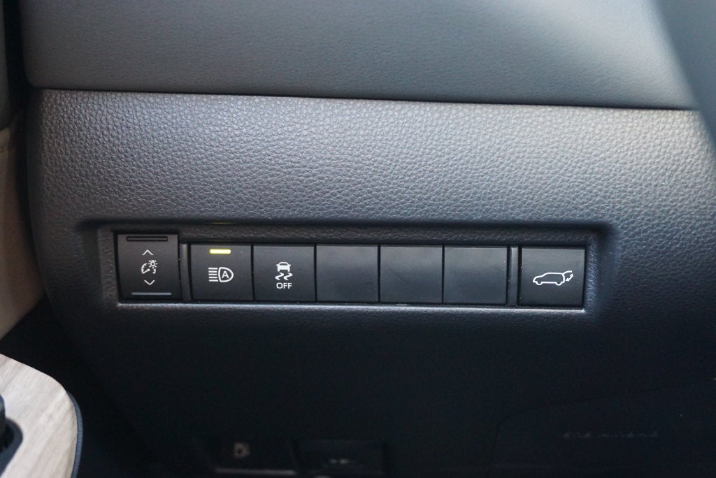 2023 Toyota Venza XLE Hybrid AWD Power Moonroof Blis Rear Camera