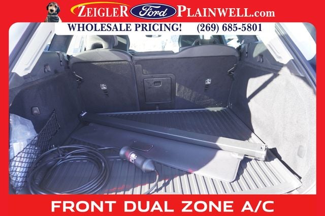 2023 Volvo XC60 Recharge Plug-In Hybrid T8 Plus Dark Theme