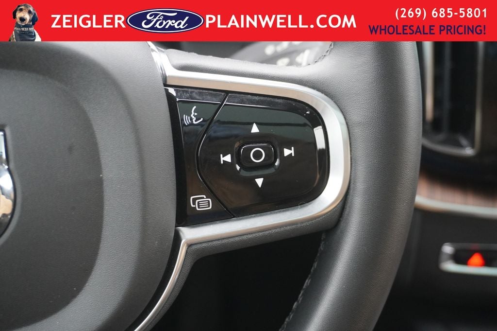 2023 Volvo XC60 B5 Ultimate Bright Theme PANORAMIC ROOF AWD HEATED LEATHER REAR CAMERA