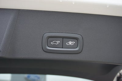 2024 Volvo XC40 B5 Core AWD NAVIGATION HEATED SEATS RAR CAMERA
