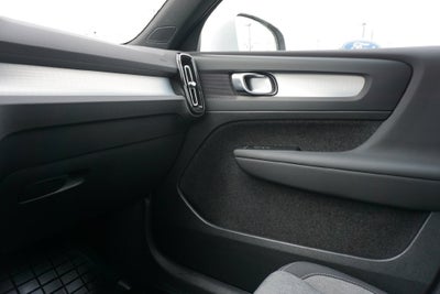 2024 Volvo XC40 B5 Core AWD NAVIGATION HEATED SEATS RAR CAMERA