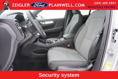 2024 Volvo XC40 B5 Core AWD