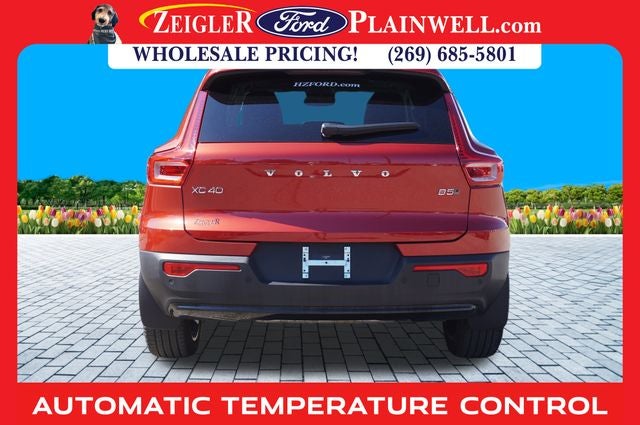 2023 Volvo XC40 B5 Plus Dark Theme AWD HEATED LEATHER POWER MOONROOF NAV