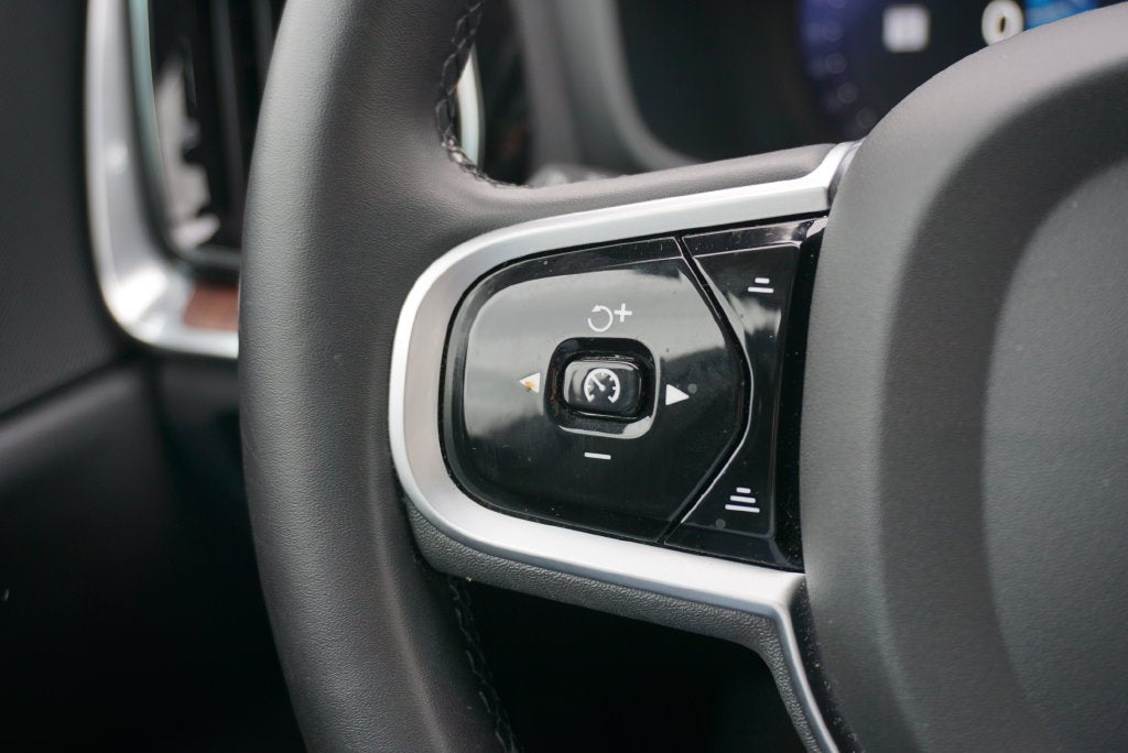 2025 Volvo V60 Cross Country B5 Plus
