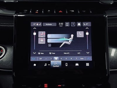 2023 Jeep Grand Cherokee Laredo 4x4