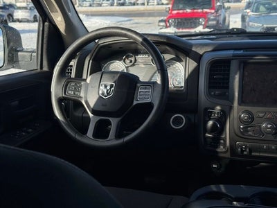 2022 RAM 1500 Classic Tradesman Crew Cab 4x4 5'7' Box