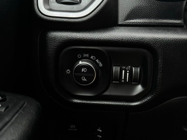 2019 RAM 1500 Big Horn/Lone Star Crew Cab 4x4 5'7' Box