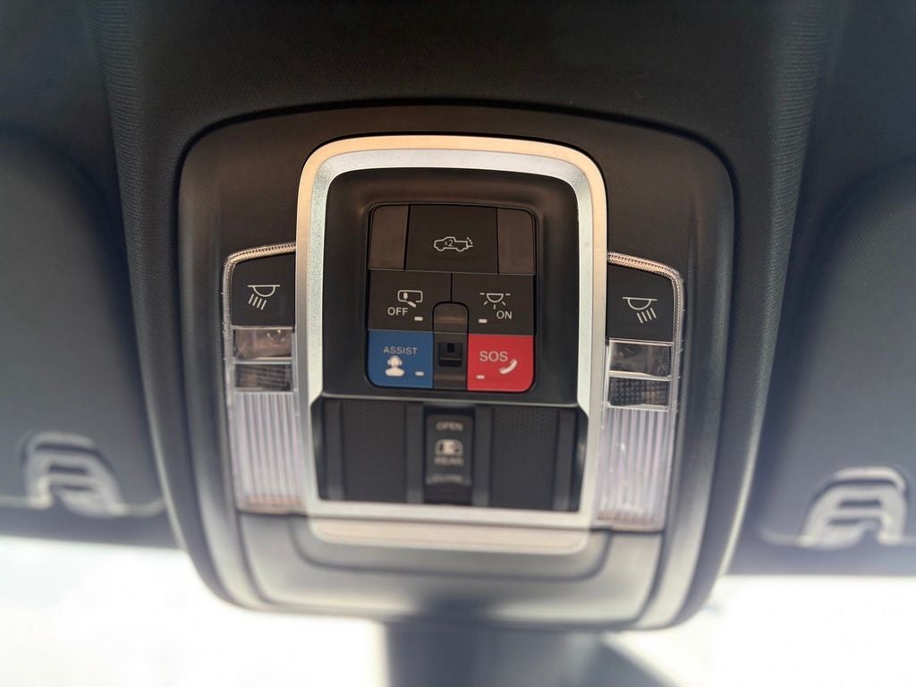 2025 RAM 1500 Big Horn Crew Cab 4x4 5'7' Box