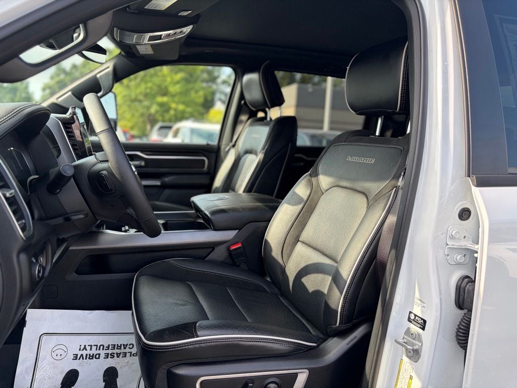 2025 RAM 1500 Laramie Crew Cab 4x4 5'7' Box