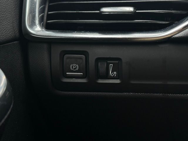 2023 Cadillac XT4 AWD Premium Luxury