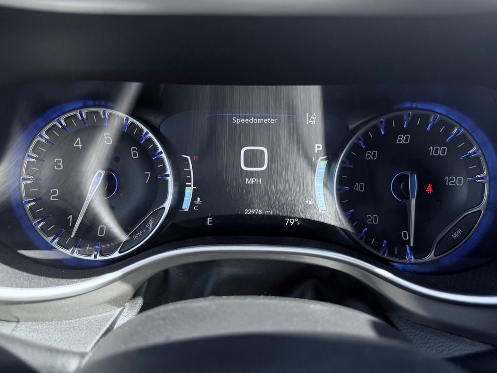 2025 Chrysler Pacifica Select * Certified Pre-Owned *